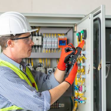 5 Safety Tips for Electricians To Follow