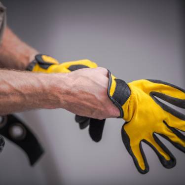 Why Construction Workers Need To Protect Their Hands